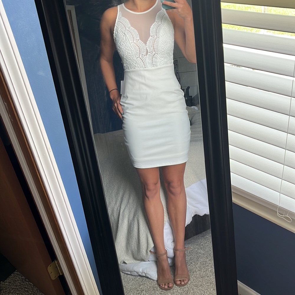 NWT Lulu’s white bodycon/mesh & open back slimming dress